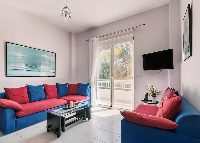Greek Style Apartment With Jaquzzi & Barbeque